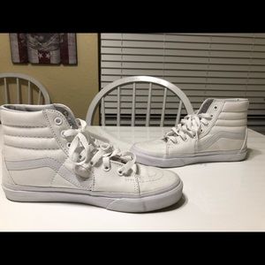 Vans White Hightop Sneaker men’s 6 women’s 7.5